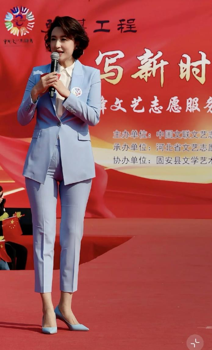 西装裤穿太紧「不雅观」？ 央视前女主持1句话怼回去