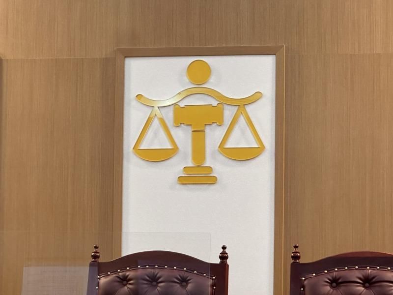 教师对国中生开黄腔 取绰号「破皮的」 罕见判国赔8万
