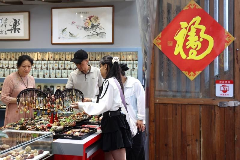 中国五一消费成绩单出炉 零售、餐饮企业销售增6.3%