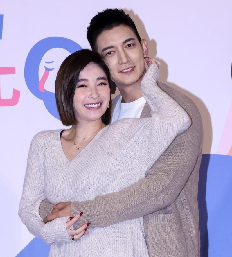 翘臀全都露 王家梁裸照秀身材：当然是老婆拍的