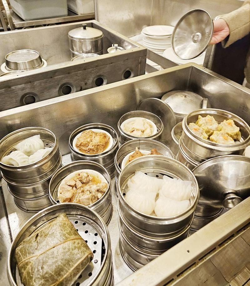 喜万年大酒楼庆祝母亲的月份  端出健康美食 颂亲恩 显孝心 提世界日报可享优惠折扣