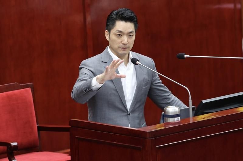 朱立伦「希特勒说」延烧 蒋万安讥绿双标