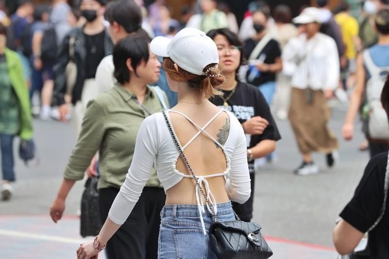 SPF50+挡不了黑斑？医曝「防晒22法则」防光老化